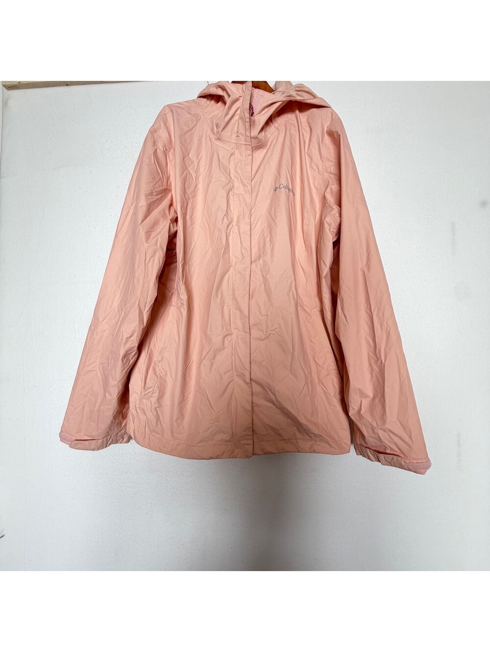 Columbia Women's Omni-Tech Rain Jacket Peach Size XL Storage Location Number: B-